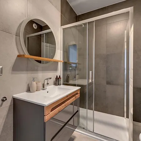 Riverfront By Downtown Apartment Gdansk