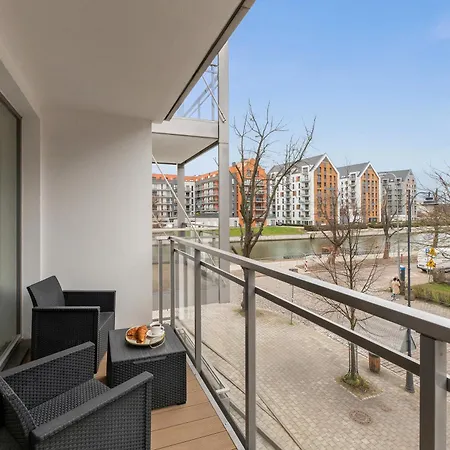 Apartment Riverfront By Downtown Gdansk