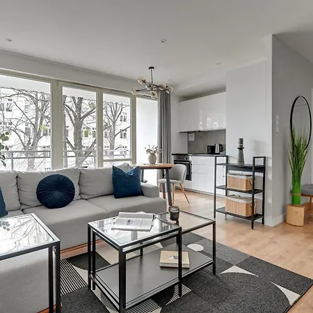 Riverfront By Downtown Gdańsk